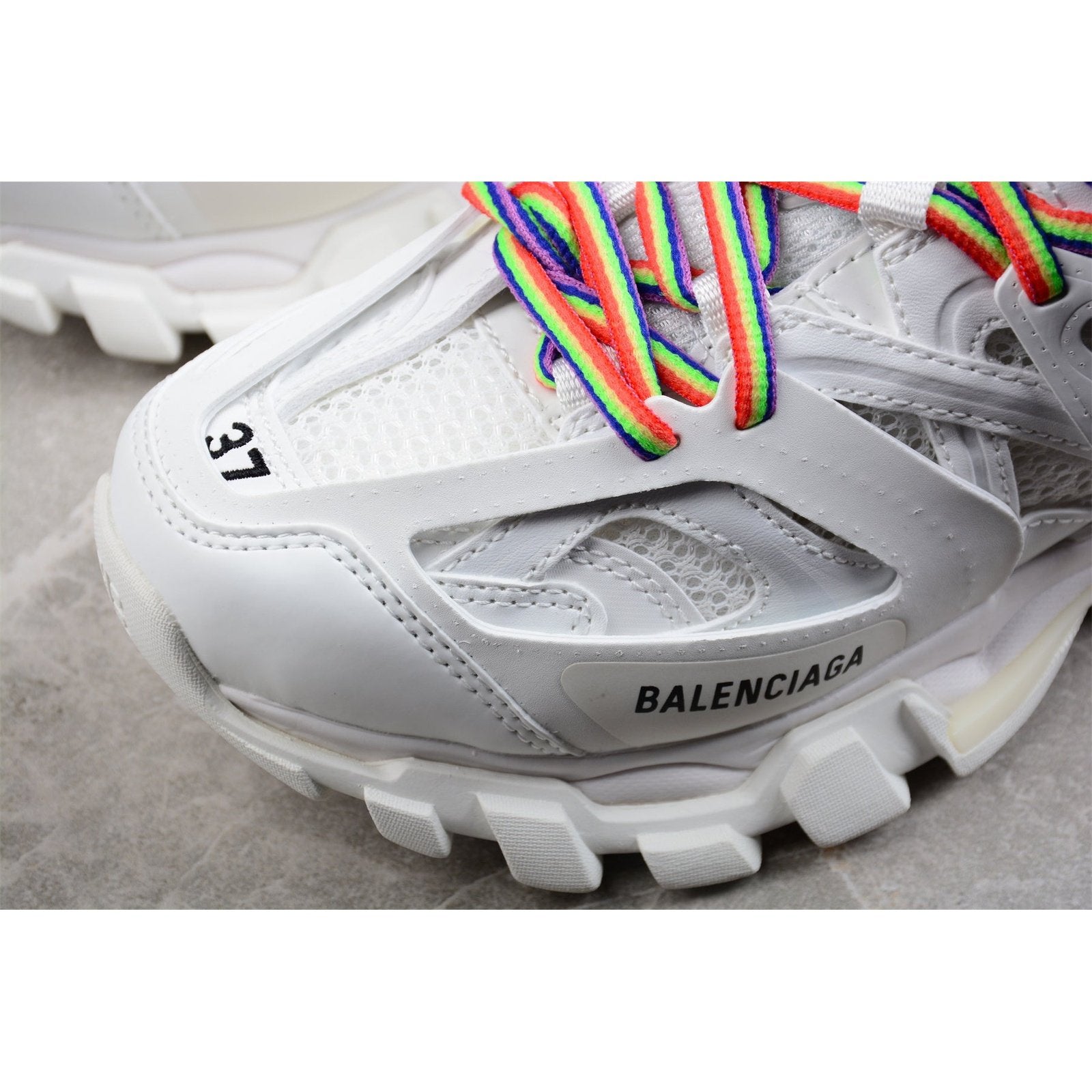 BALENCIAGA TRACK x WHITE WHITE - Phantom Kicks