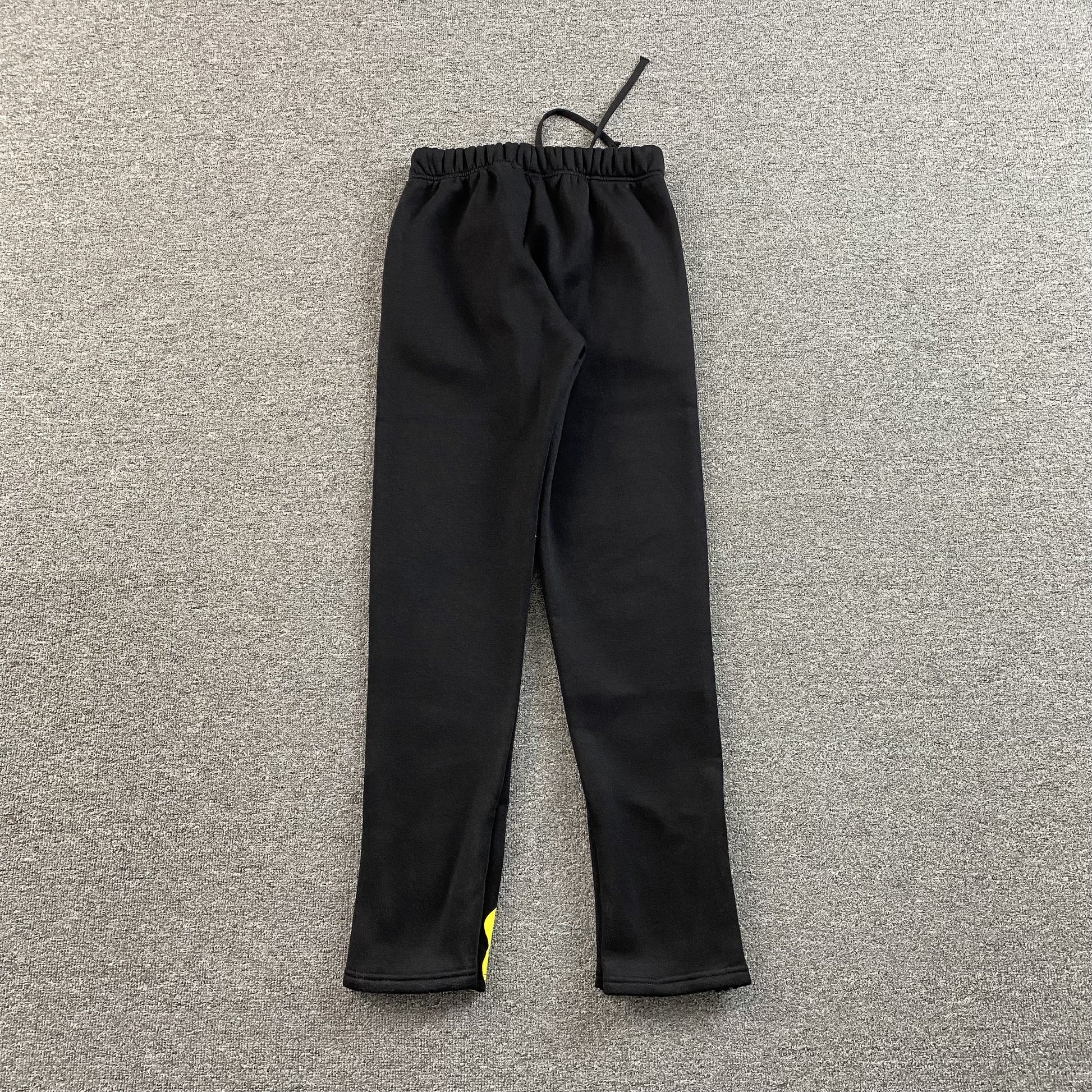 SYNA WORLD COLLEGE SWEATPANTS BLACK - Phantom Kicks