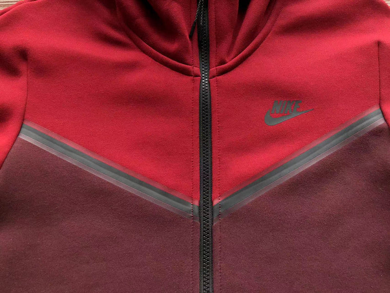 NIKE TECH FLEECE HOODIE x BERRY/POMEGRANATE - Phantom Kicks