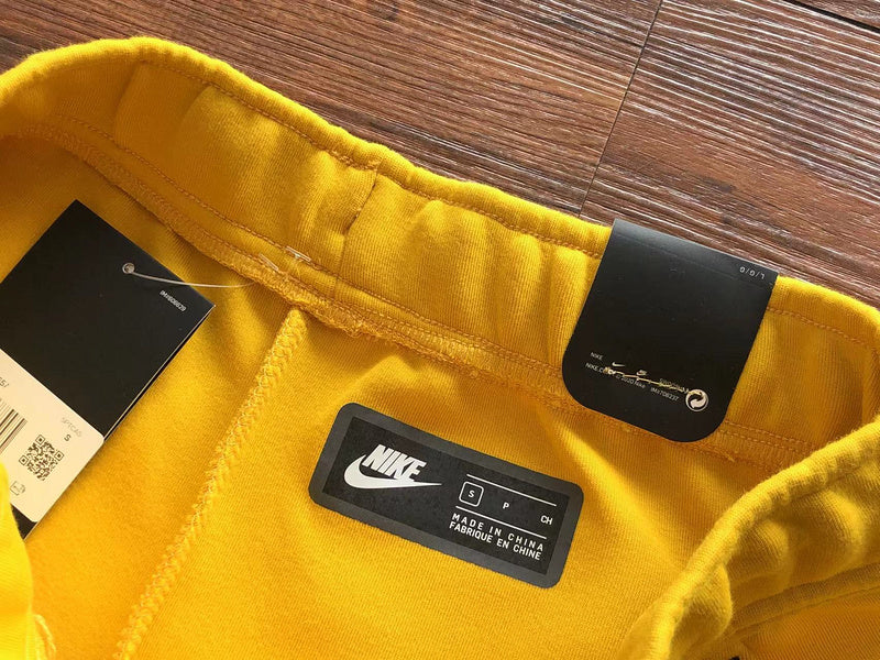 NIKE TECH FLEECE PANTS x YELLOW - Phantom Kicks