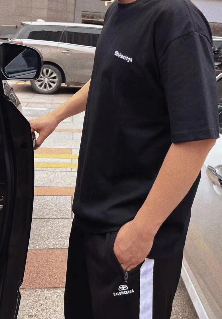 BALENCIAGA MINIMALIST T-SHIRT BLACK - Phantom Kicks
