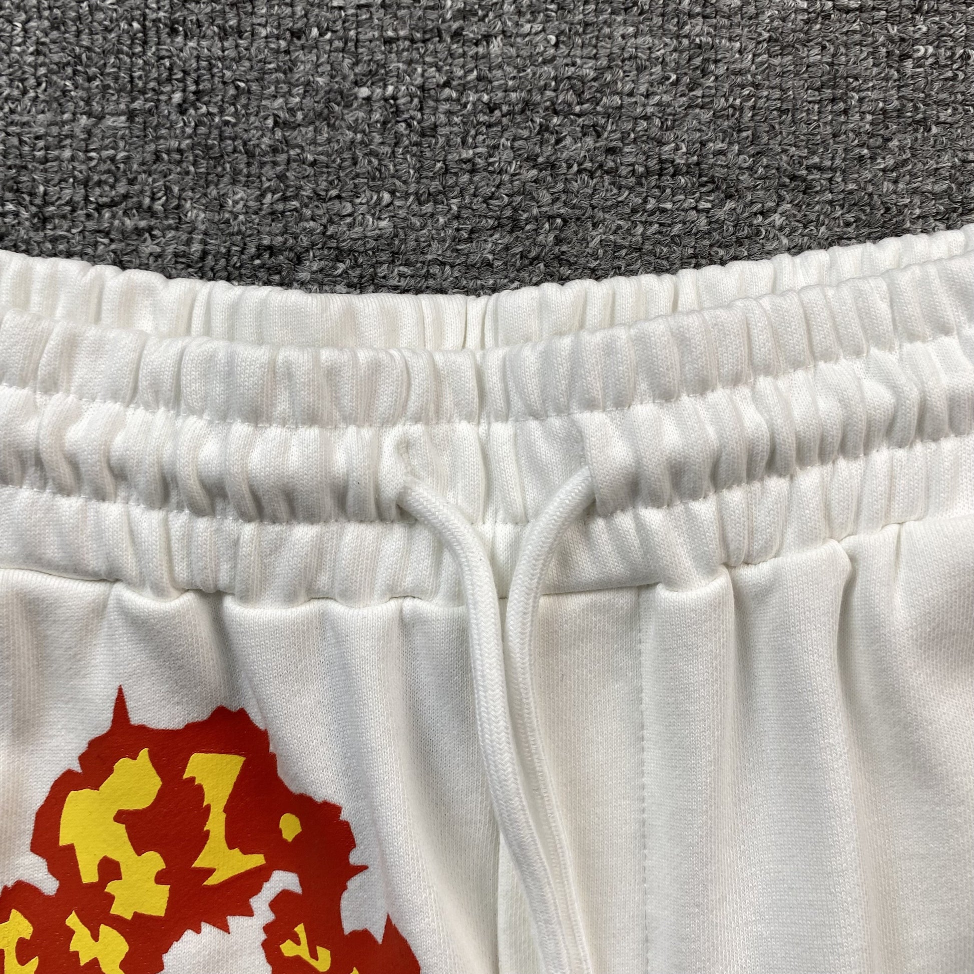 DENIM TEARS x OFFSET COTTON WREATH SHORTS WHITE - Phantom Kicks