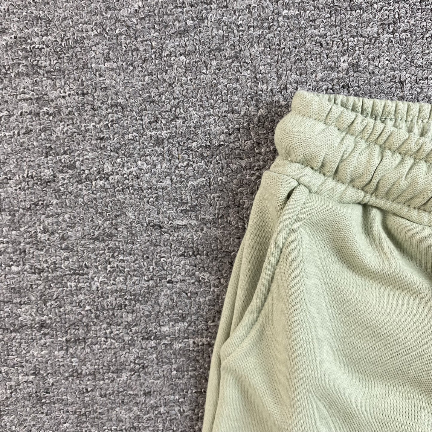SYNA WORLD SHORTS SAGE - Phantom Kicks