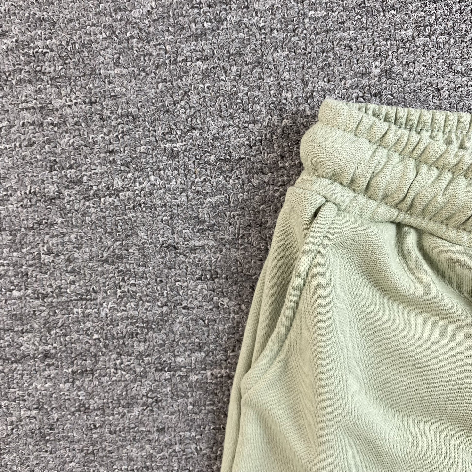 SYNA WORLD SHORTS SAGE - Phantom Kicks