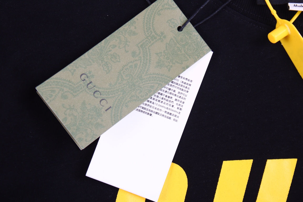 Gucci T-shirt with Retro Logo (Black) - Phantom Kicks