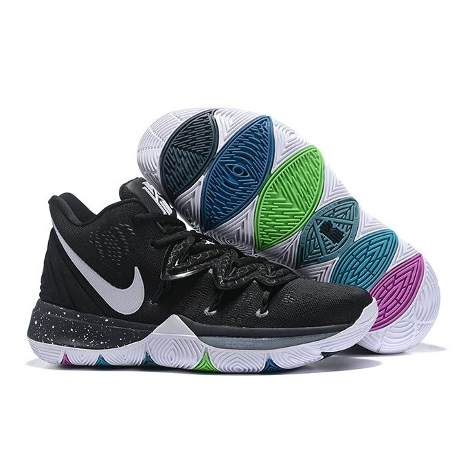 NIKE KYRIE 5 x BLACK MAGIC - Phantom Kicks