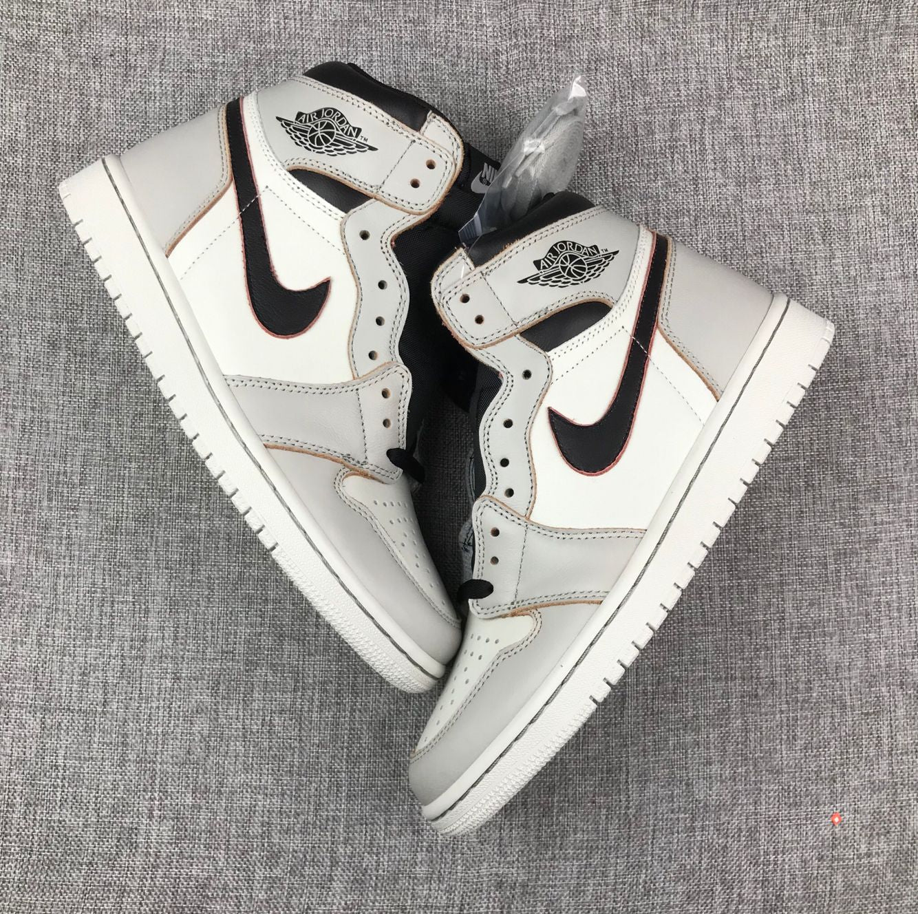 JORDAN 1 RETRO HIGH OG DEFIANT x SB NYC TO PARIS - Phantom Kicks