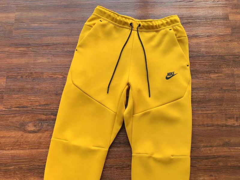 NIKE TECH FLEECE PANTS x YELLOW - Phantom Kicks