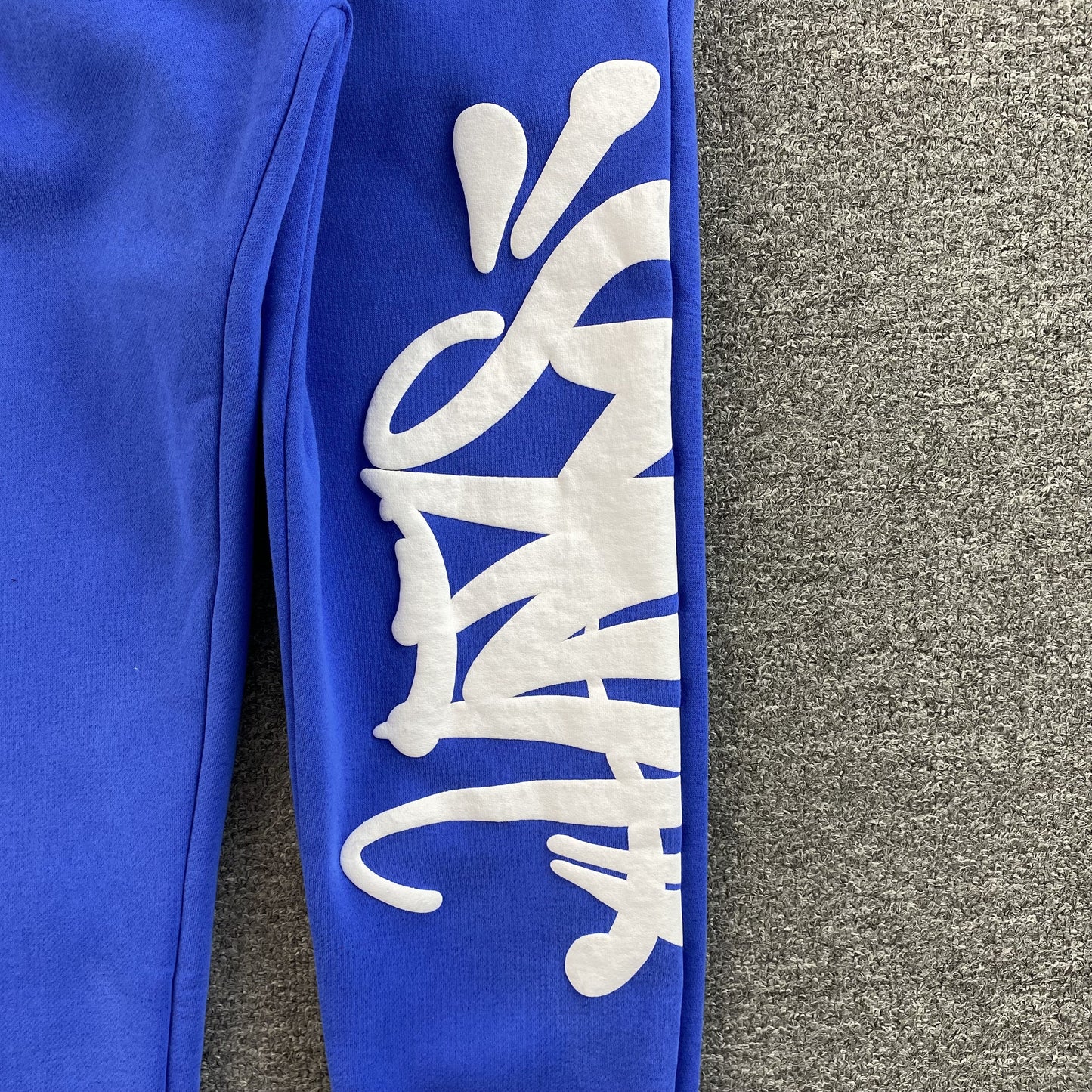 SYNA WORLD SWEATPANTS BLUE - Phantom Kicks