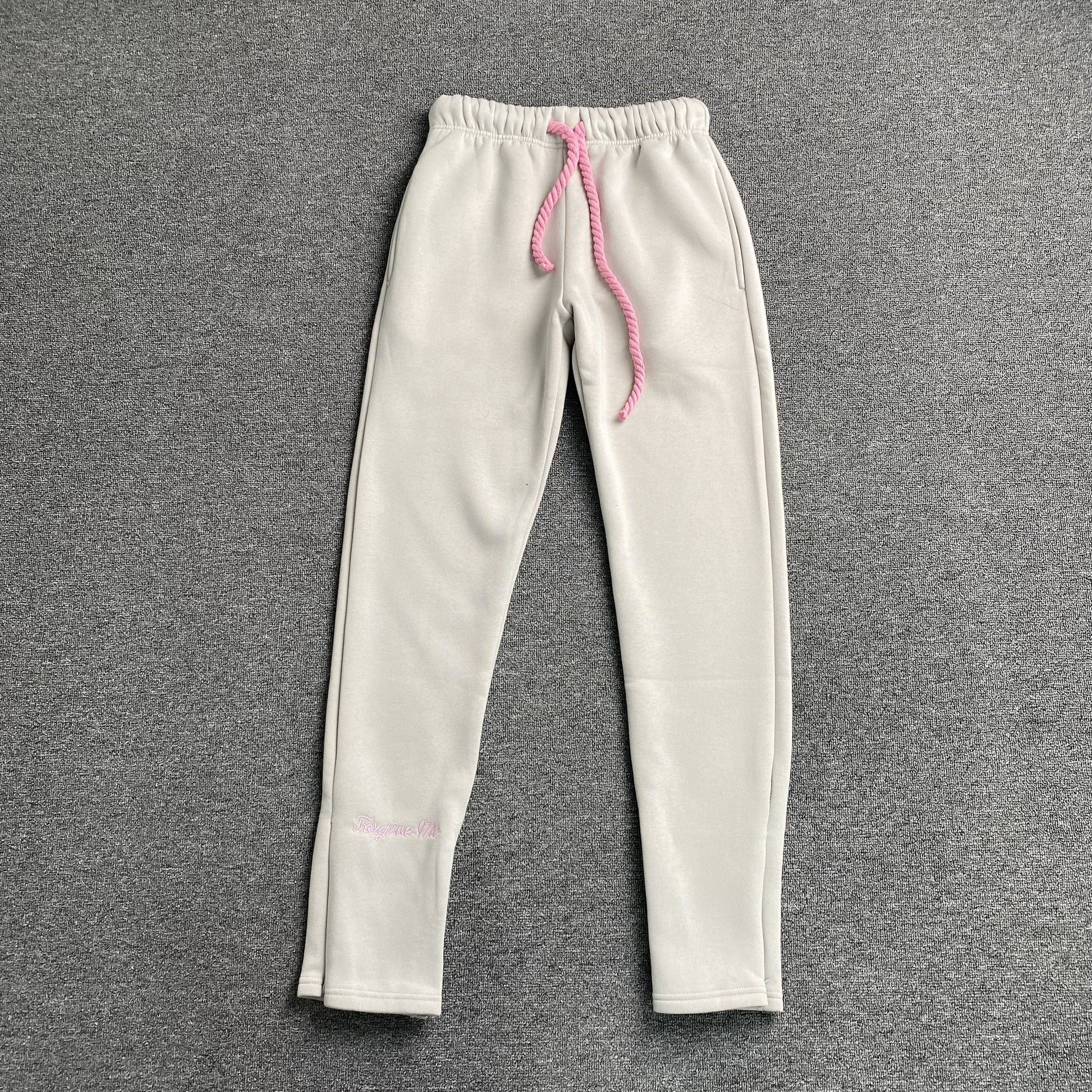 SYNA WORLD SYNA LOGO SWEATPANTS GREY PINK - Phantom Kicks
