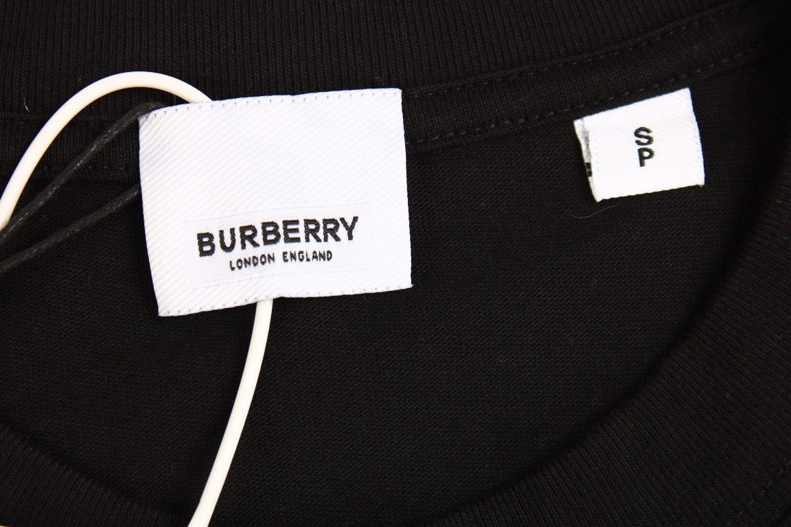 Burberry T-shirt with London England Logo - Phantom Kicks