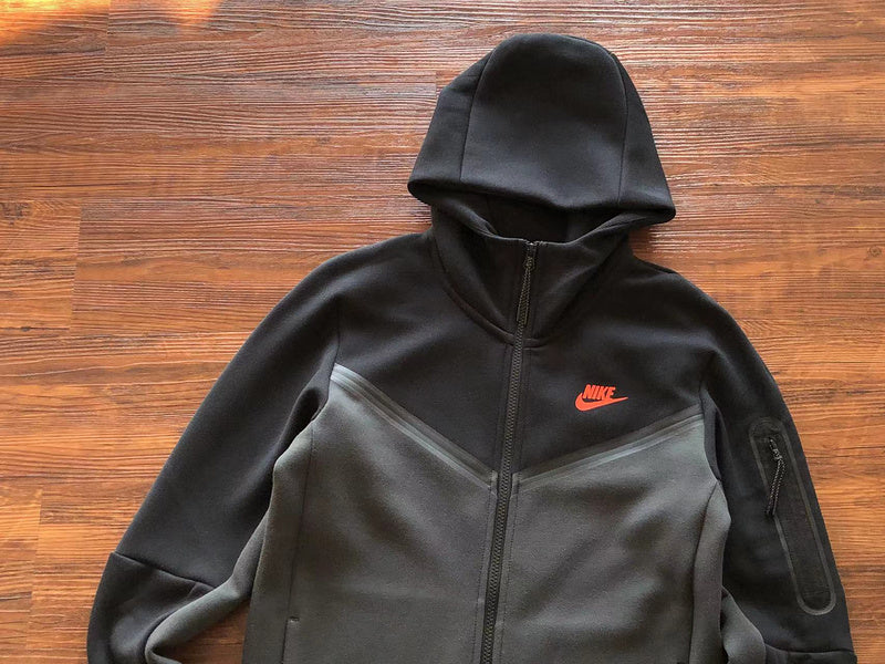 NIKE TECH FLEECE HOODIE x BLACK/DARK SMOKE GREY - Phantom Kicks