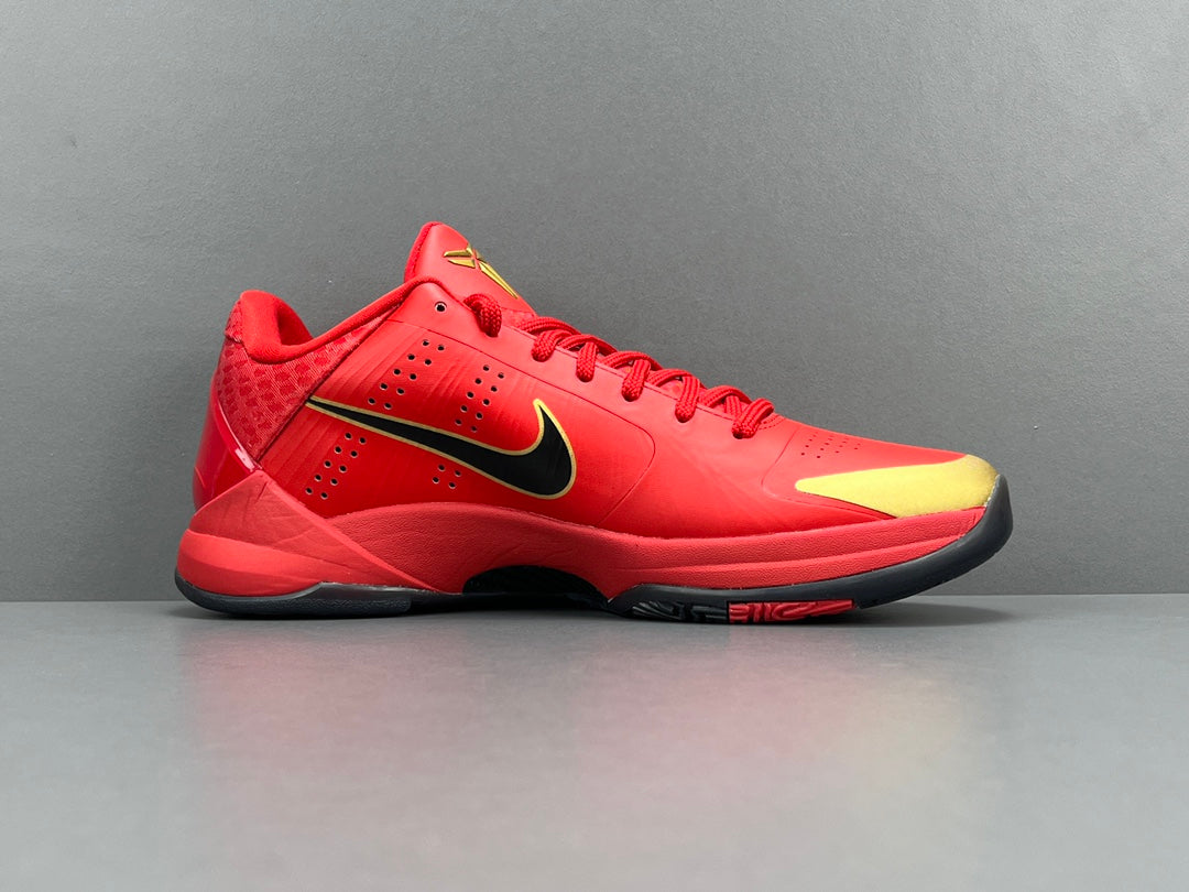 NIKE KOBE 5 PROTRO x YEAR OF THE MAMBA UNIVERSITY RED - Phantom Kicks