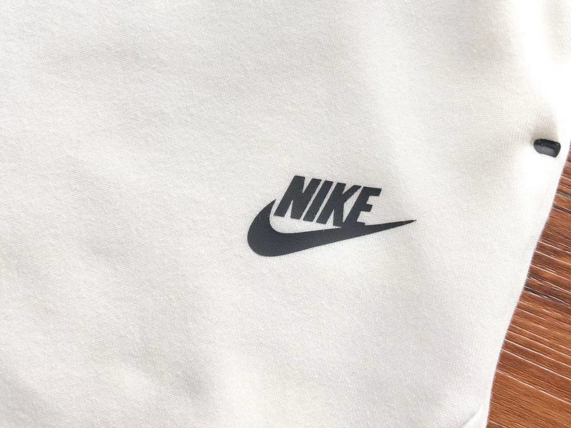 NIKE TECH FLEECE PANTS x WHITE - Phantom Kicks