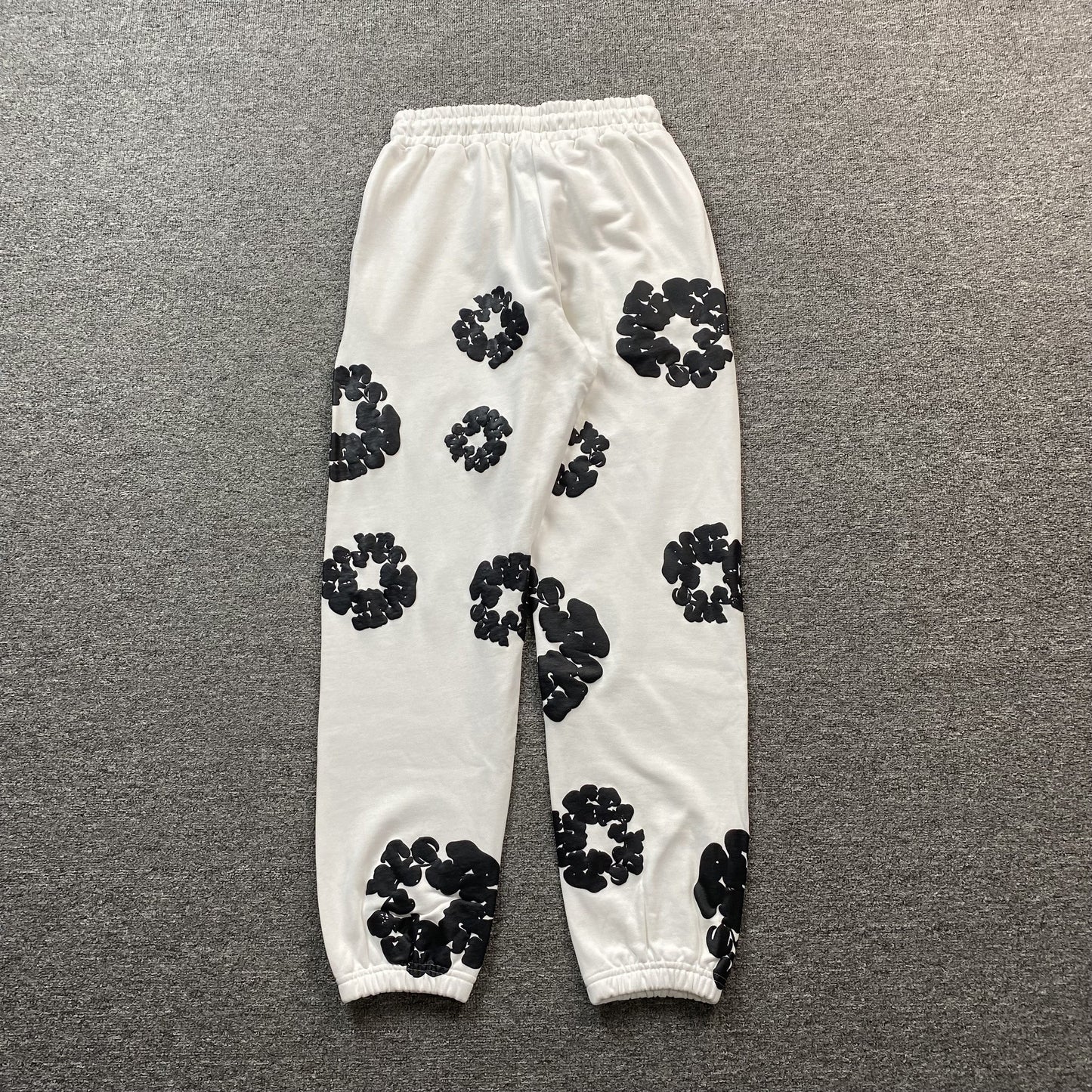 DENIM TEARS COTTON WREATH SWEATPANTS WHITE - Phantom Kicks