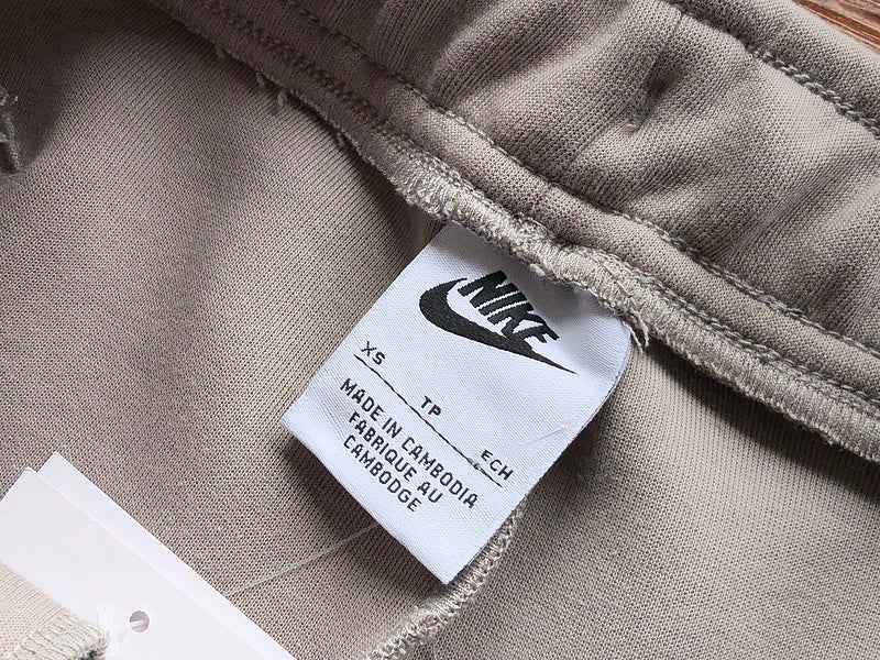 NIKE TECH FLEECE HOODIE x OLIVE GREY/ENIGMA STONE - Phantom Kicks