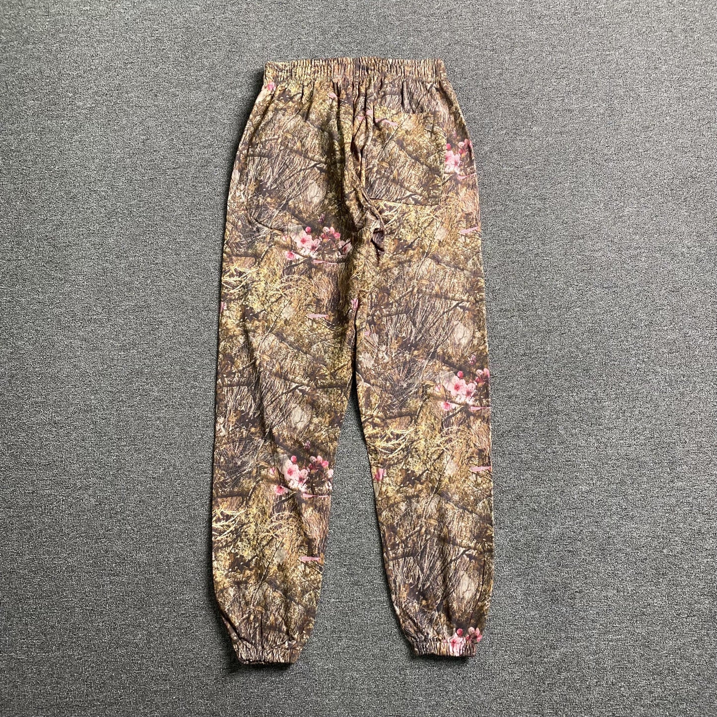 SP5DER REAL TREE OG WEB SWEATPANTS CAMO - Phantom Kicks