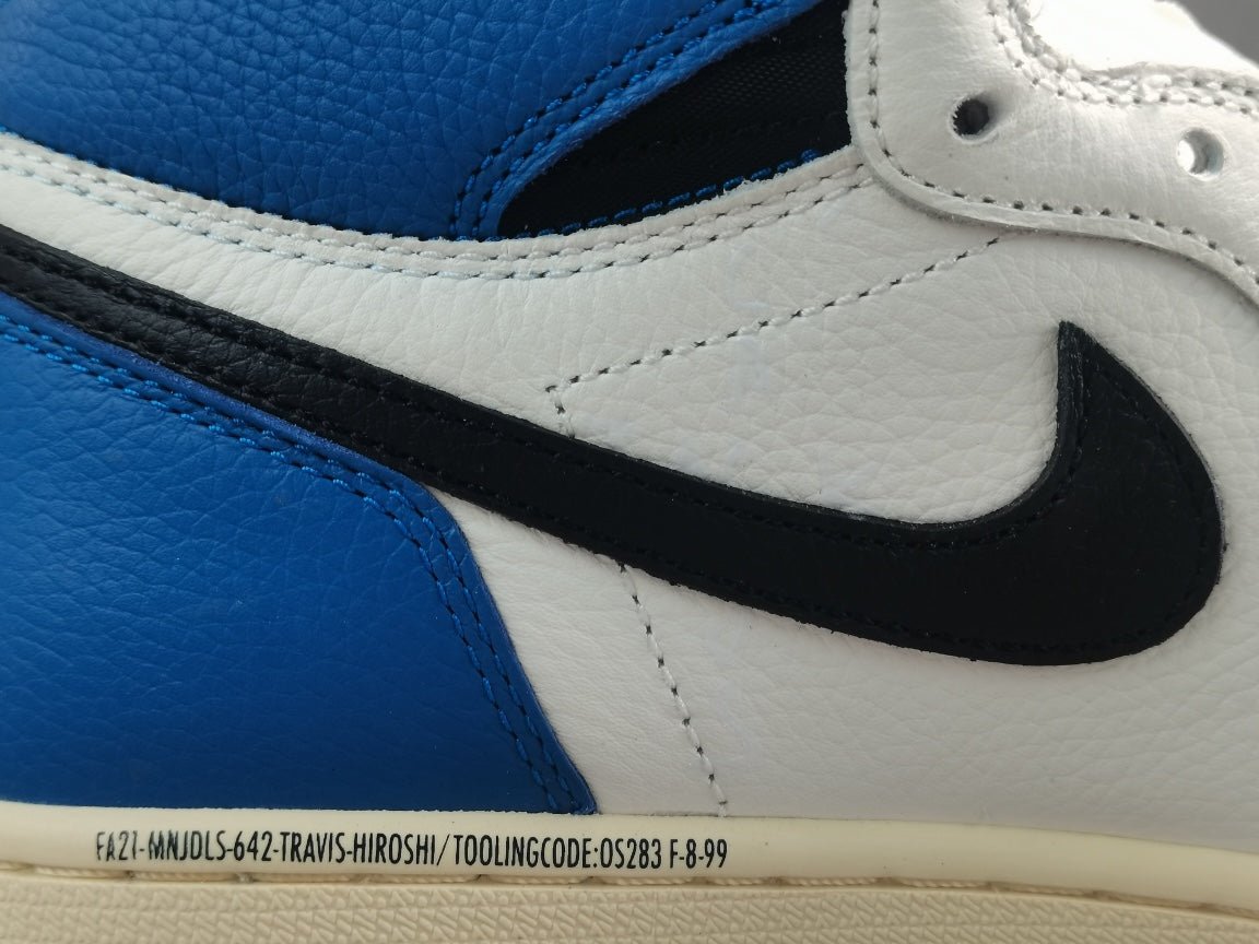 JORDAN 1 HIGH OG SP x FRAGMENT TRAVIS SCOTT - Phantom Kicks