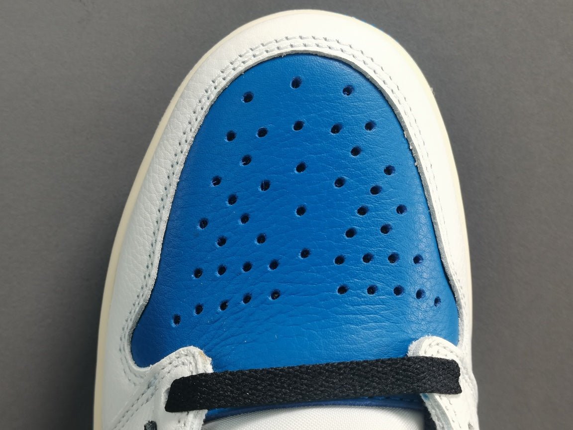 JORDAN 1 HIGH OG SP x FRAGMENT TRAVIS SCOTT - Phantom Kicks