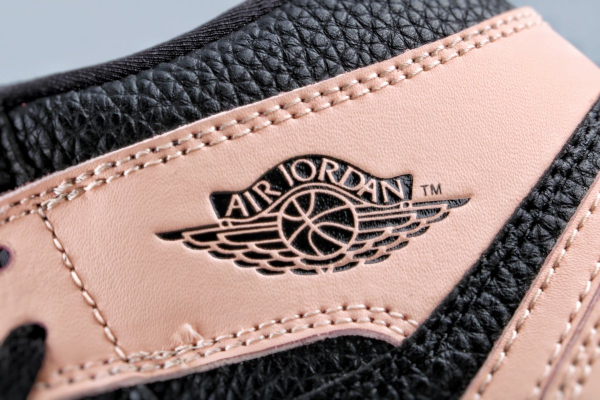 JORDAN 1 HIGH x BLACK CRIMSON TINT - Phantom Kicks