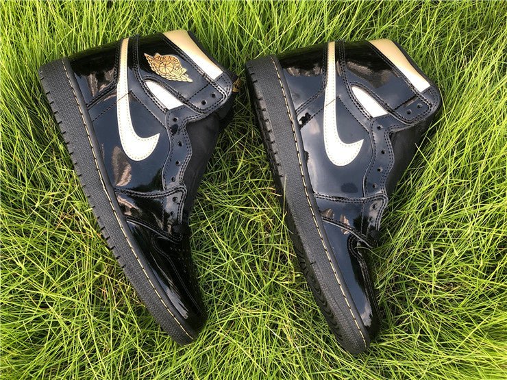 JORDAN 1 HIGH x BLACK METALLIC GOLD - Phantom Kicks