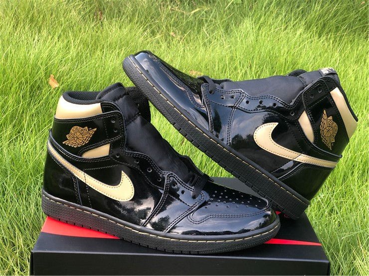JORDAN 1 HIGH x BLACK METALLIC GOLD - Phantom Kicks
