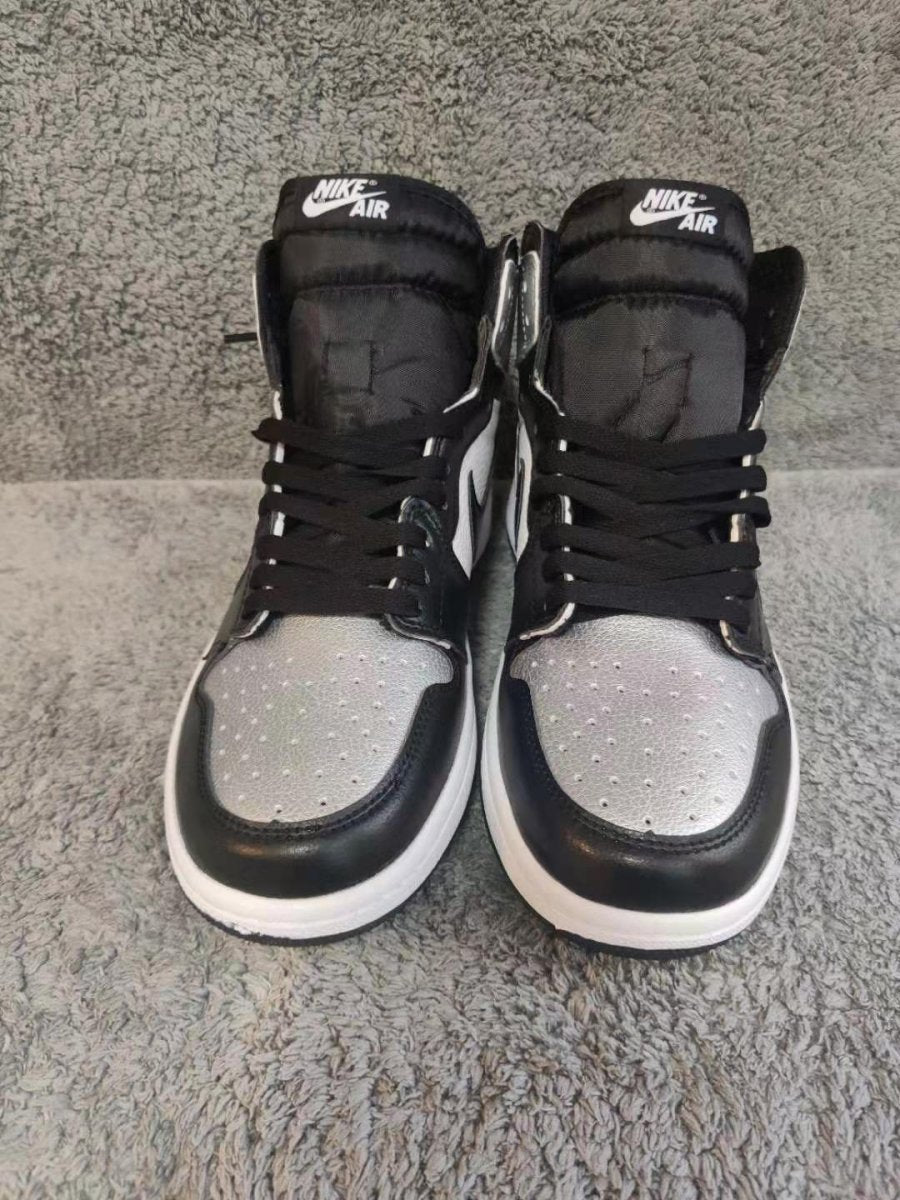 JORDAN 1 HIGH x SILVER TOE - Phantom Kicks