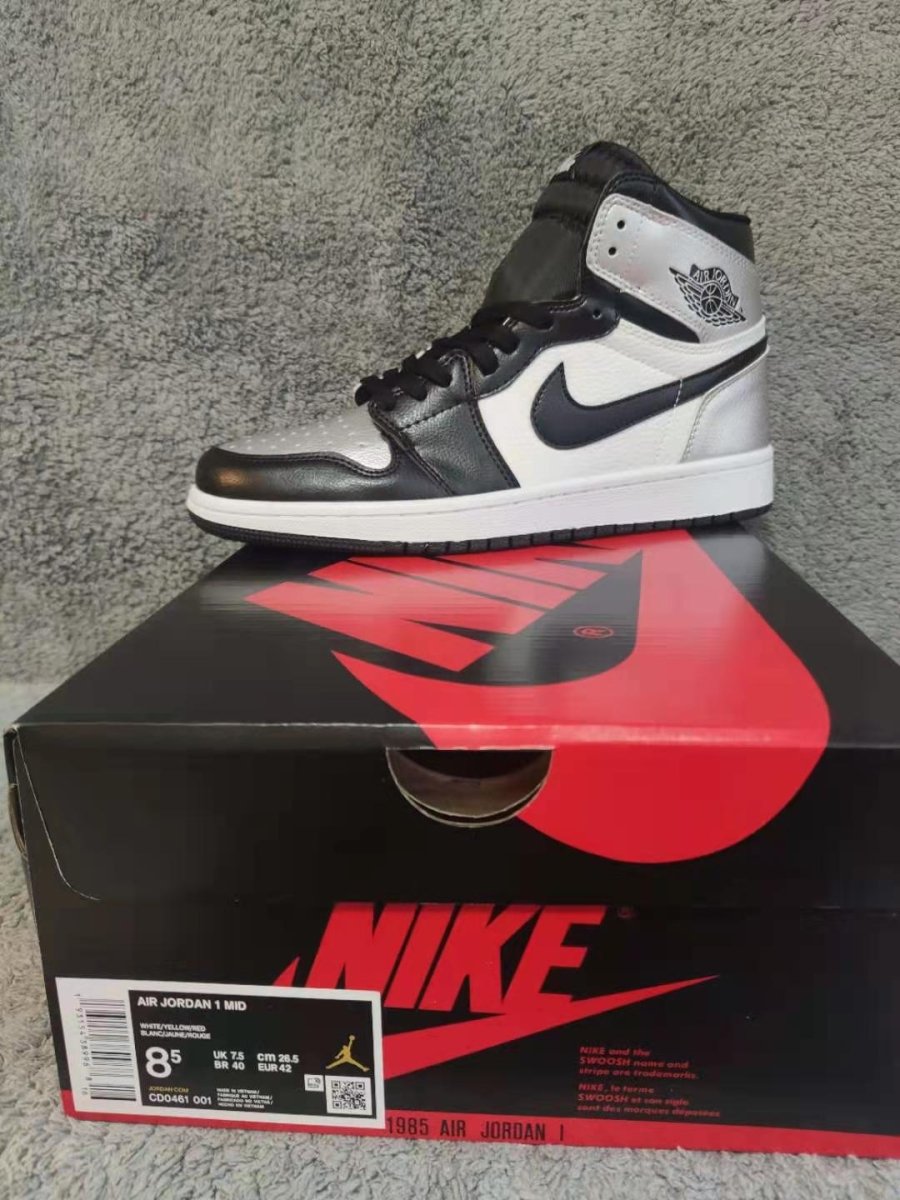 JORDAN 1 HIGH x SILVER TOE - Phantom Kicks
