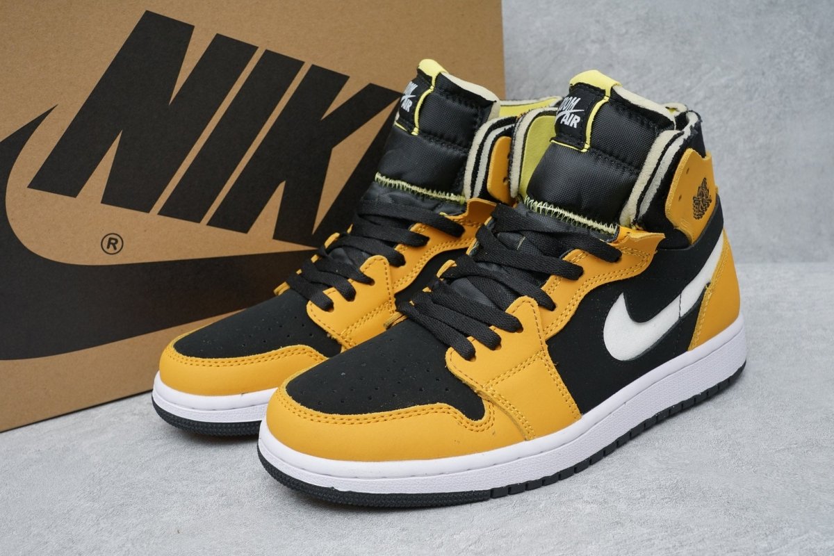 JORDAN 1 HIGH ZOOM AIR CMFT x BLACK MONARCH - Phantom Kicks