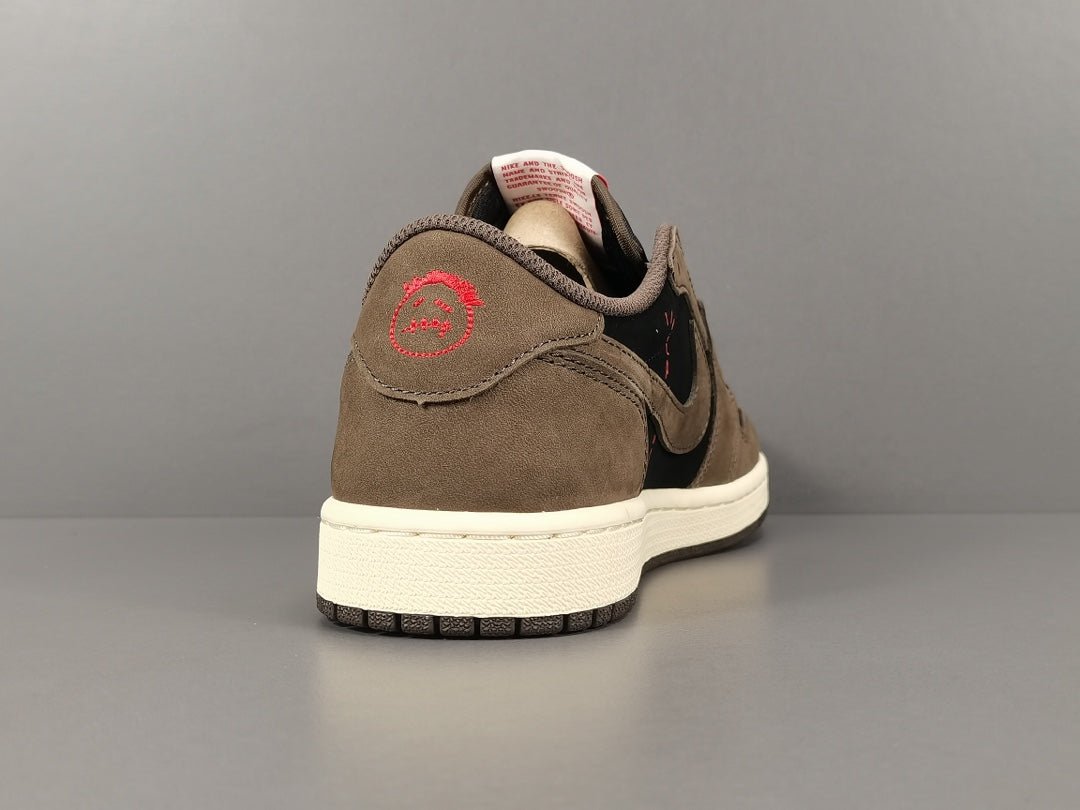 JORDAN 1 LOW OG SP x TRAVIS SCOTT - Phantom Kicks