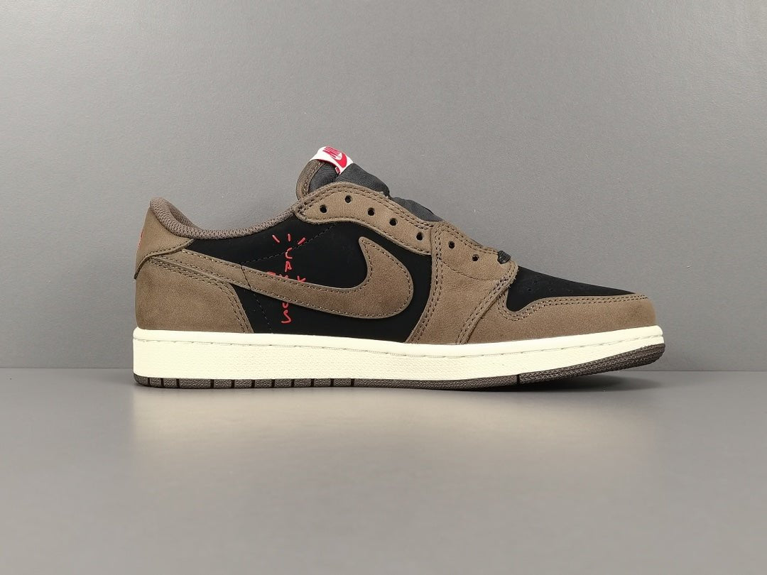 JORDAN 1 LOW OG SP x TRAVIS SCOTT - Phantom Kicks