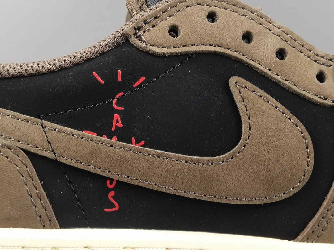 JORDAN 1 LOW OG SP x TRAVIS SCOTT - Phantom Kicks