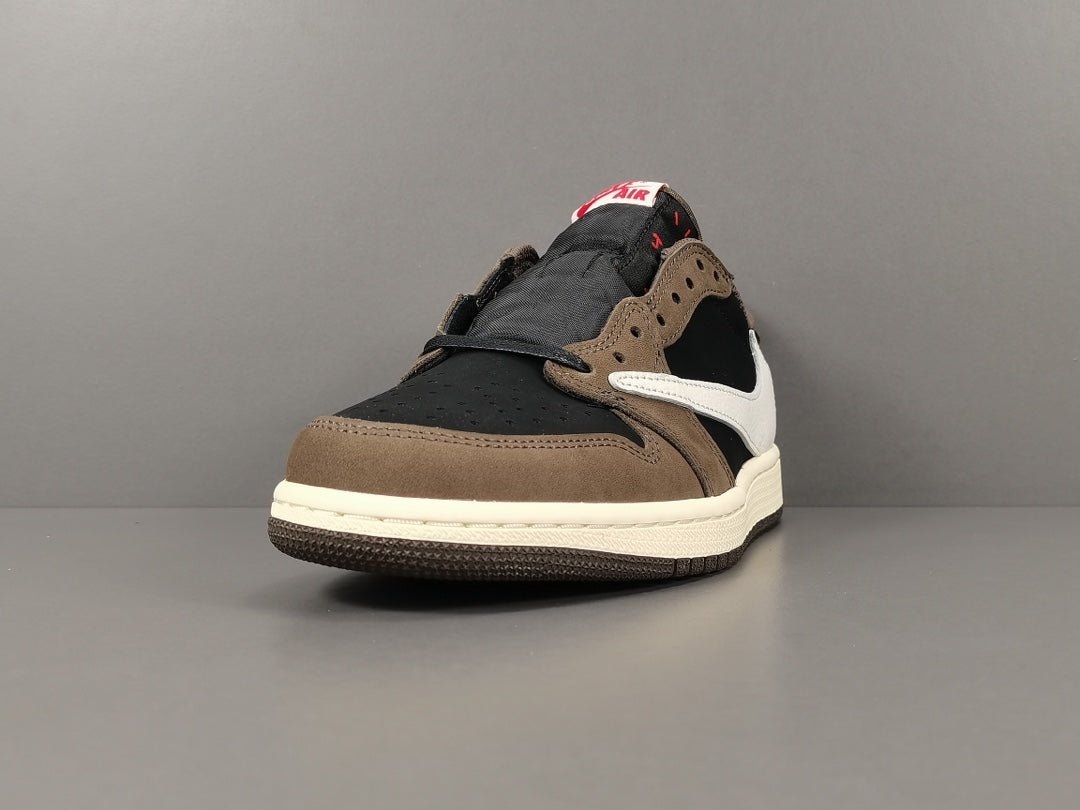 JORDAN 1 LOW OG SP x TRAVIS SCOTT - Phantom Kicks
