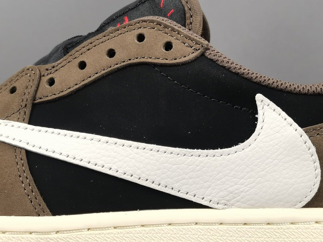JORDAN 1 LOW OG SP x TRAVIS SCOTT - Phantom Kicks