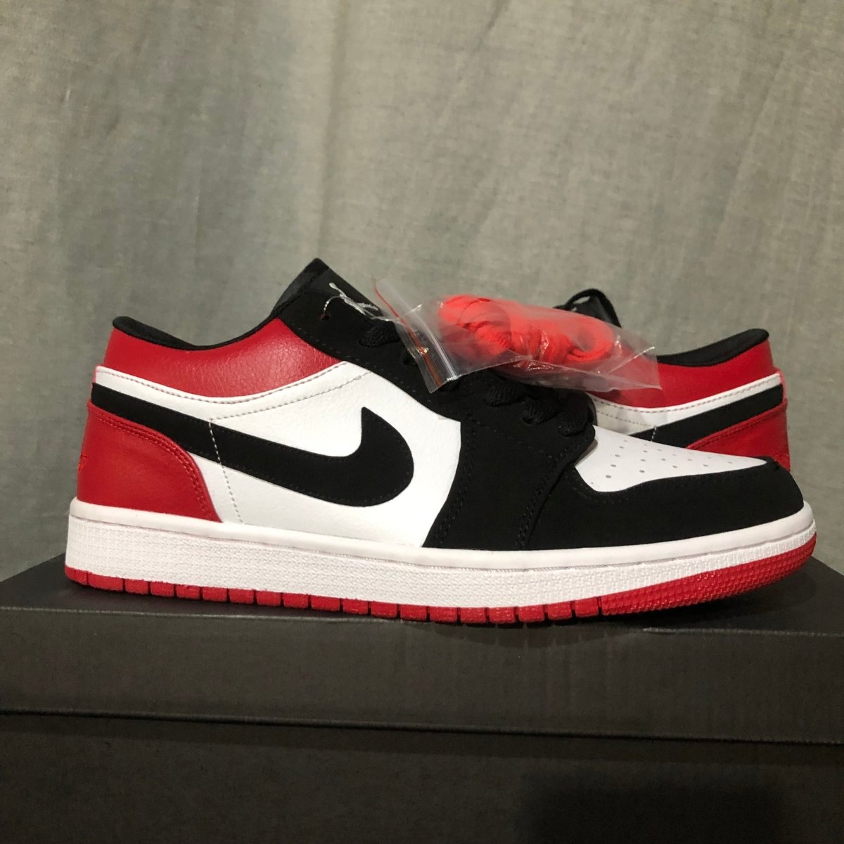 JORDAN 1 LOW x BRED TOE - Phantom Kicks