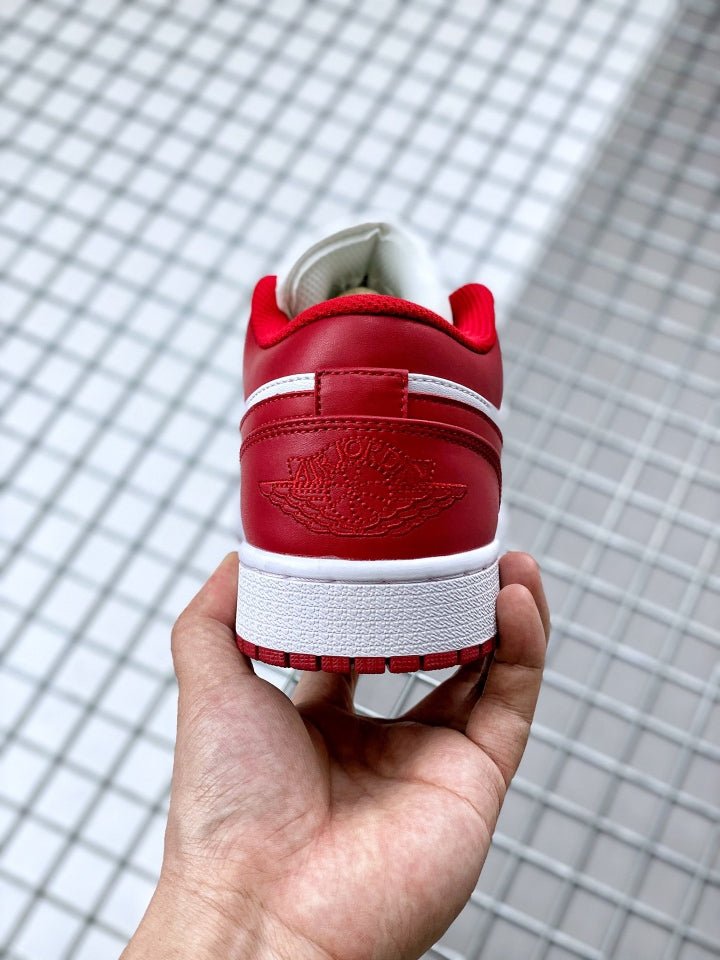 JORDAN 1 LOW x GYM RED WHITE - Phantom Kicks
