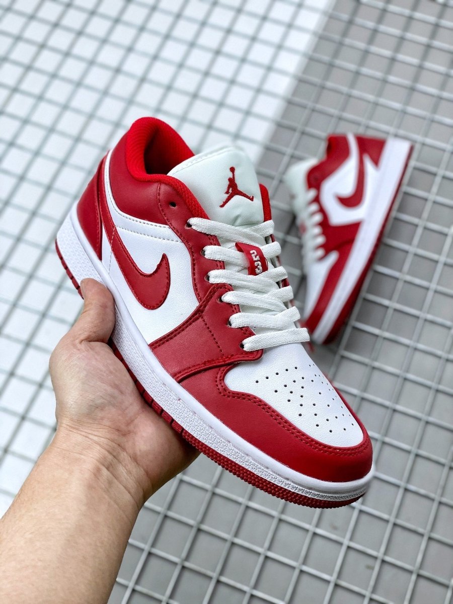 JORDAN 1 LOW x GYM RED WHITE - Phantom Kicks