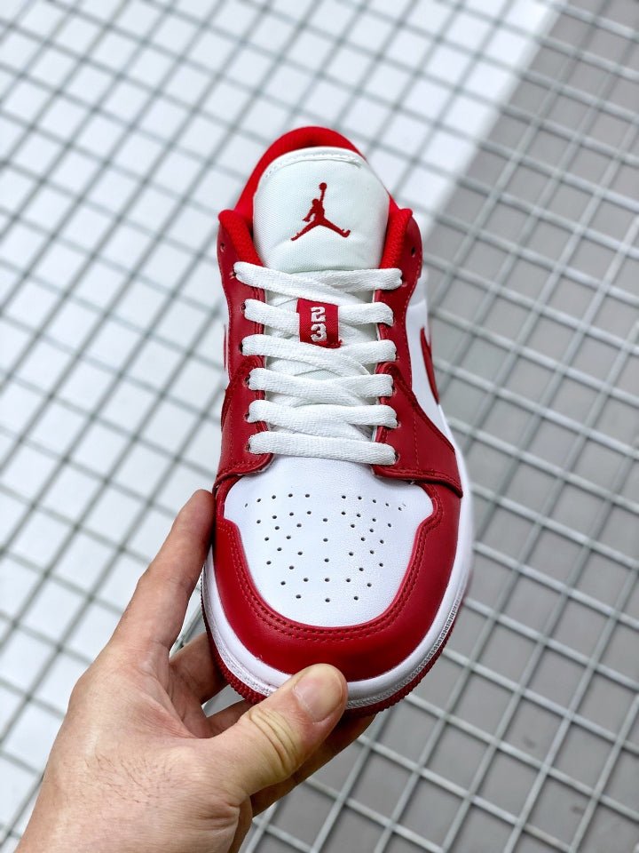 JORDAN 1 LOW x GYM RED WHITE - Phantom Kicks
