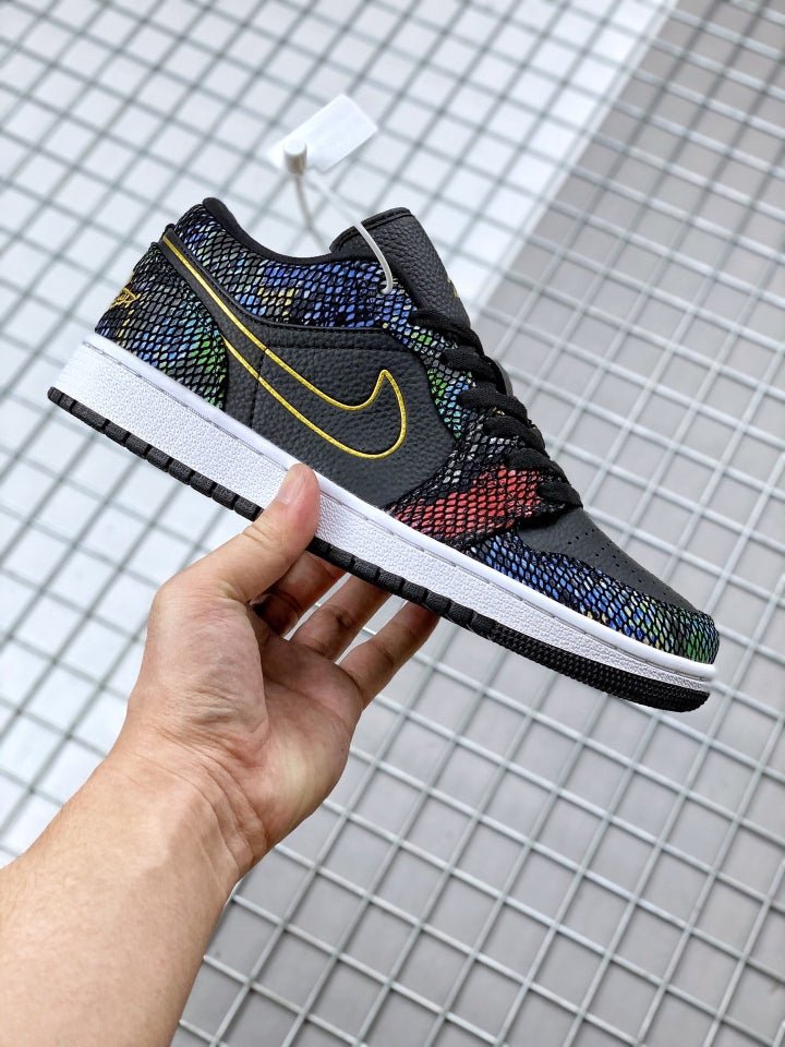 JORDAN 1 LOW x MULTICOLOR SNAKESKIN - Phantom Kicks