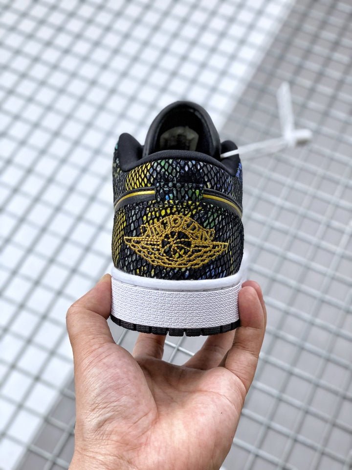 JORDAN 1 LOW x MULTICOLOR SNAKESKIN - Phantom Kicks