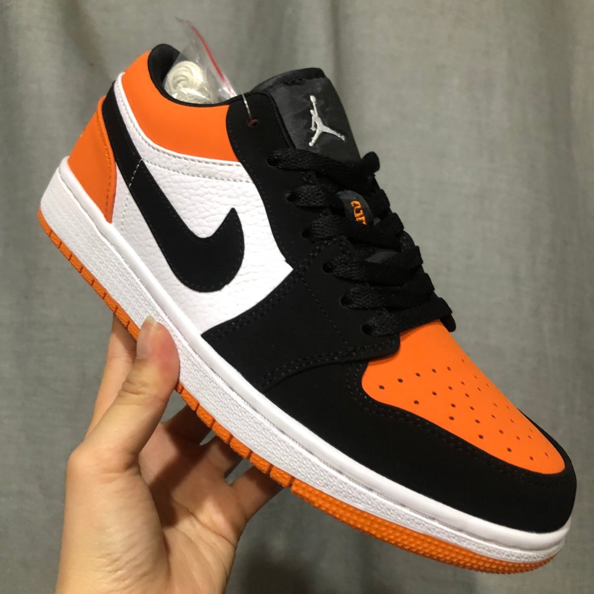 JORDAN 1 LOW x SHATTERED BACKBOARD - Phantom Kicks