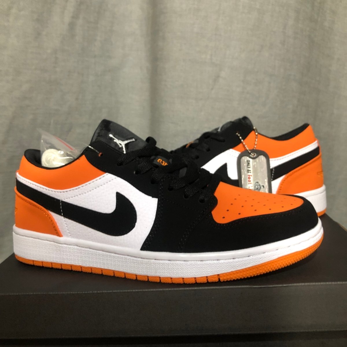 JORDAN 1 LOW x SHATTERED BACKBOARD - Phantom Kicks