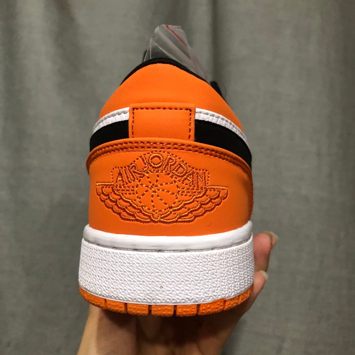 JORDAN 1 LOW x SHATTERED BACKBOARD - Phantom Kicks