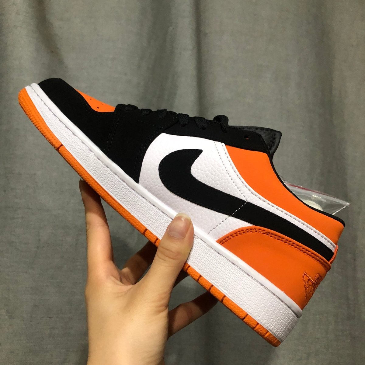 JORDAN 1 LOW x SHATTERED BACKBOARD - Phantom Kicks