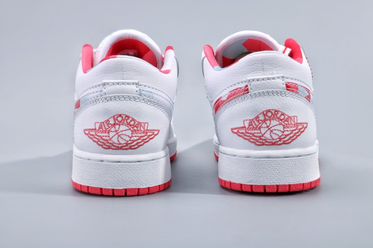 JORDAN 1 LOW x TOPAZ MIST - Phantom Kicks