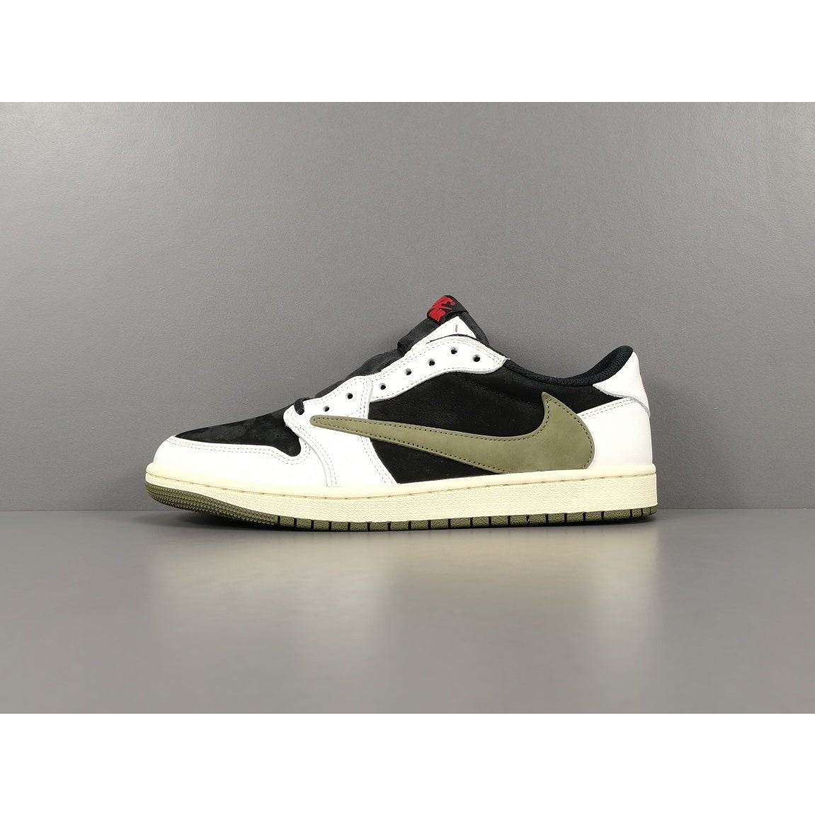 JORDAN 1 LOW x TRAVIS SCOTT OLIVE - Phantom Kicks