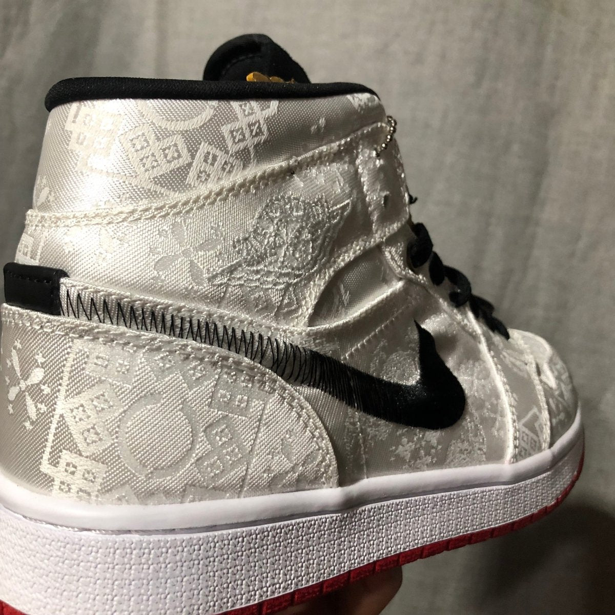 JORDAN 1 MID SE x FEARLESS EDISON CHEN CLOT - Phantom Kicks
