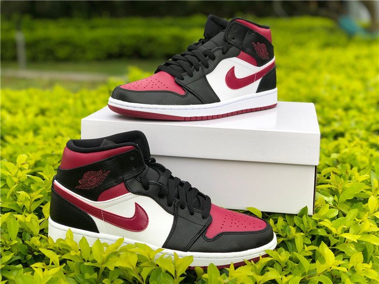 JORDAN 1 MID x BRED TOE - Phantom Kicks