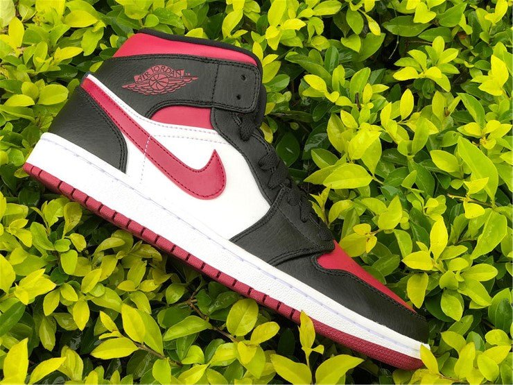 JORDAN 1 MID x BRED TOE - Phantom Kicks