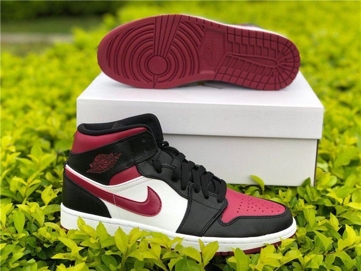 JORDAN 1 MID x BRED TOE - Phantom Kicks